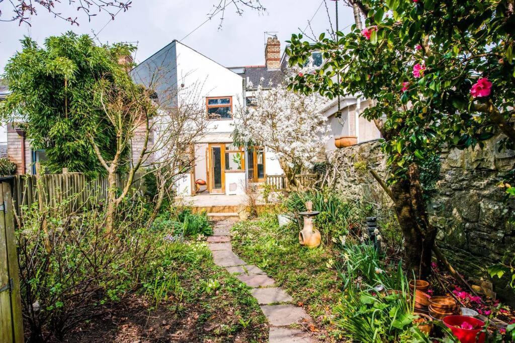 Villa Gorgeous Victorian House Sleeps 6 In Cardiff Exterior foto