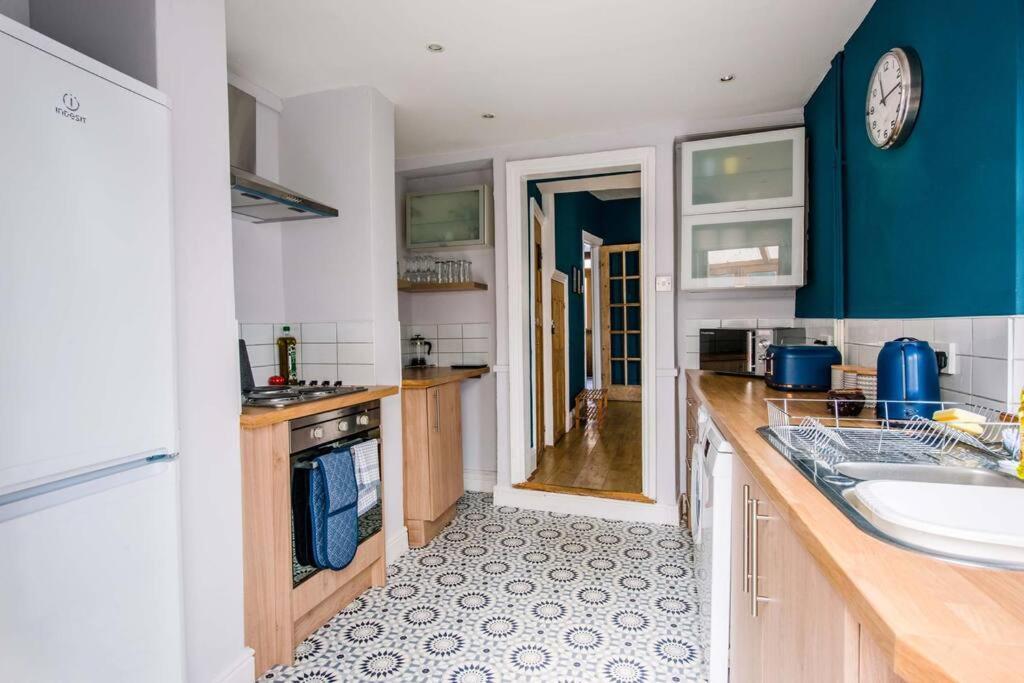Villa Gorgeous Victorian House Sleeps 6 In Cardiff Exterior foto